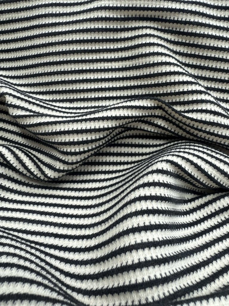 Inverno 2027 – Malha Tricot Listrada NAECOCOTTON® – Linha Men